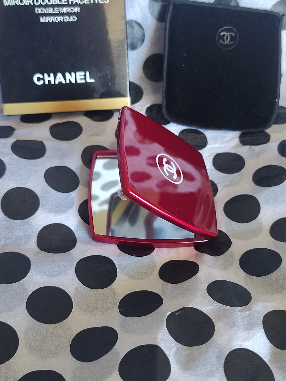 CHANEL Red Compact Mirror with Black Pouch - Picture 2 of 5
